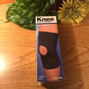 FLEX AID Black Knee Stabilizer  Size S/M